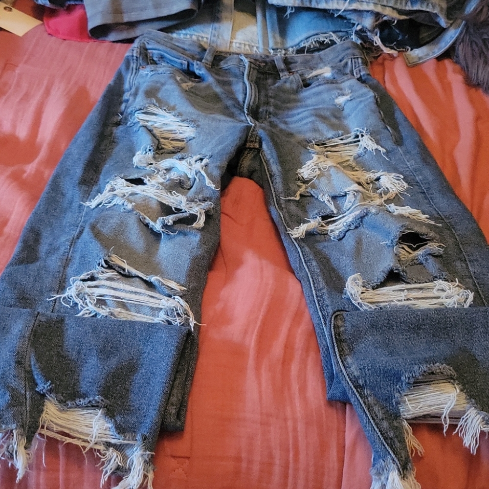 American Eagle mom jean